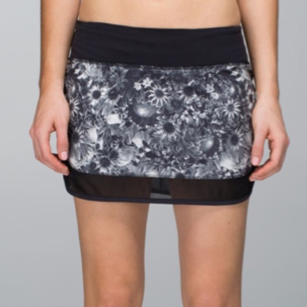 Lululemon Hotty Hot Skirt - Picture 2 of 7